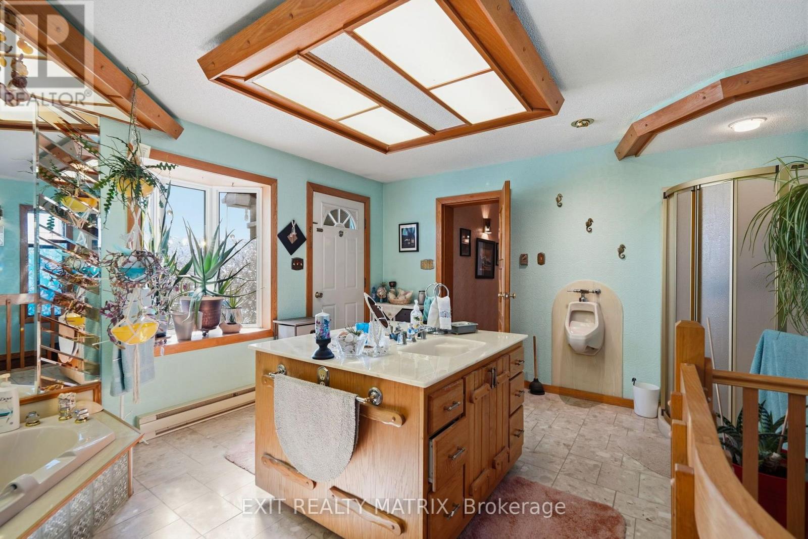 1055 Victoria Street Property Photo 18