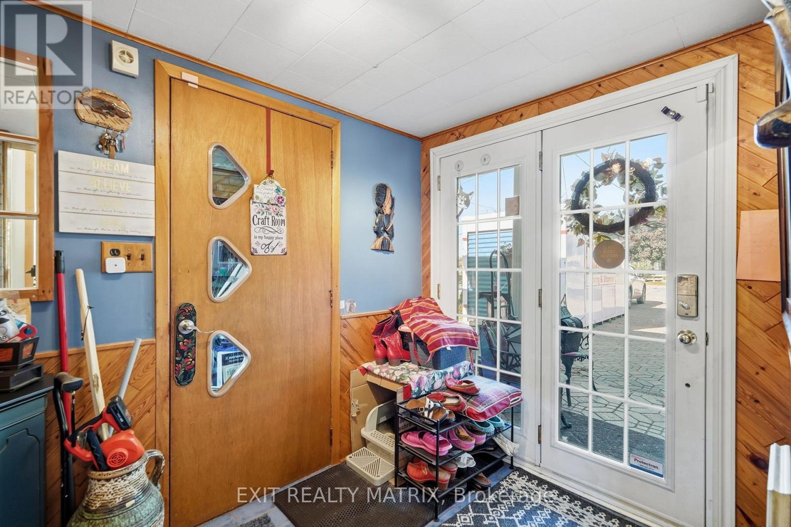 1055 Victoria Street Property Photo 20