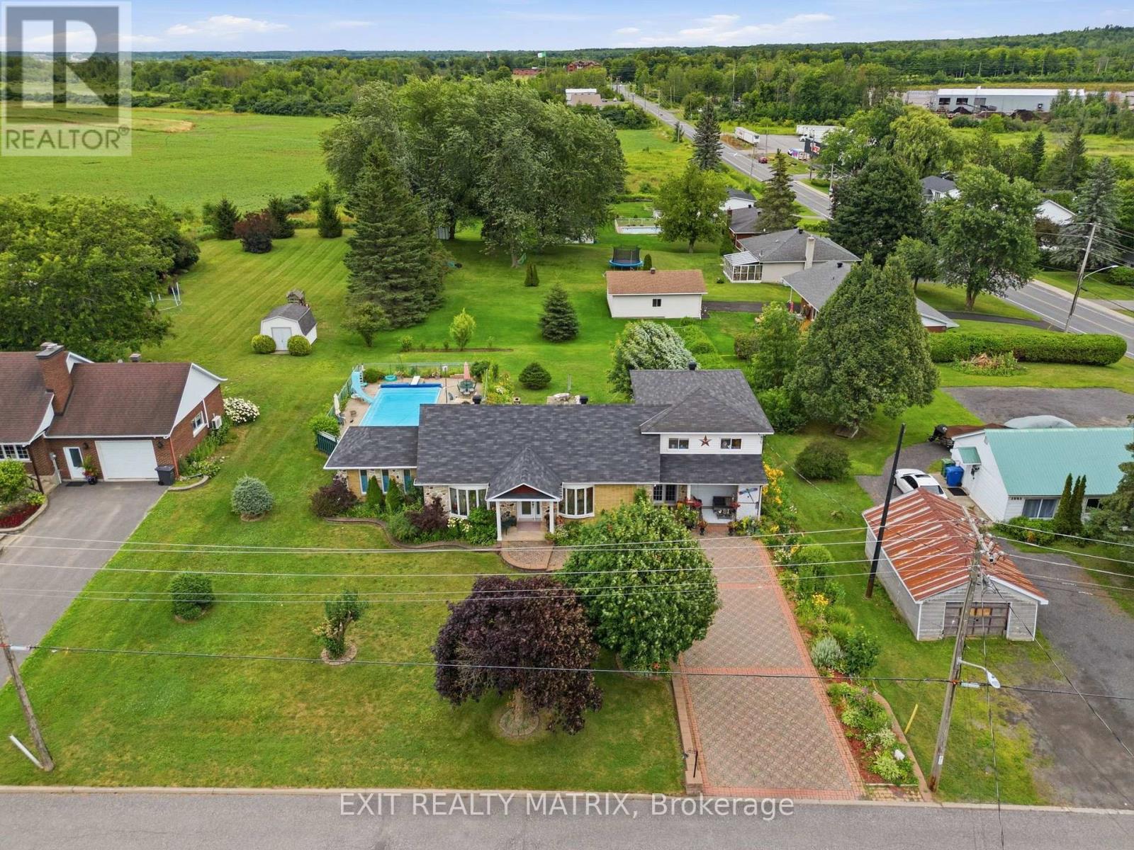 1055 Victoria Street Property Photo 36