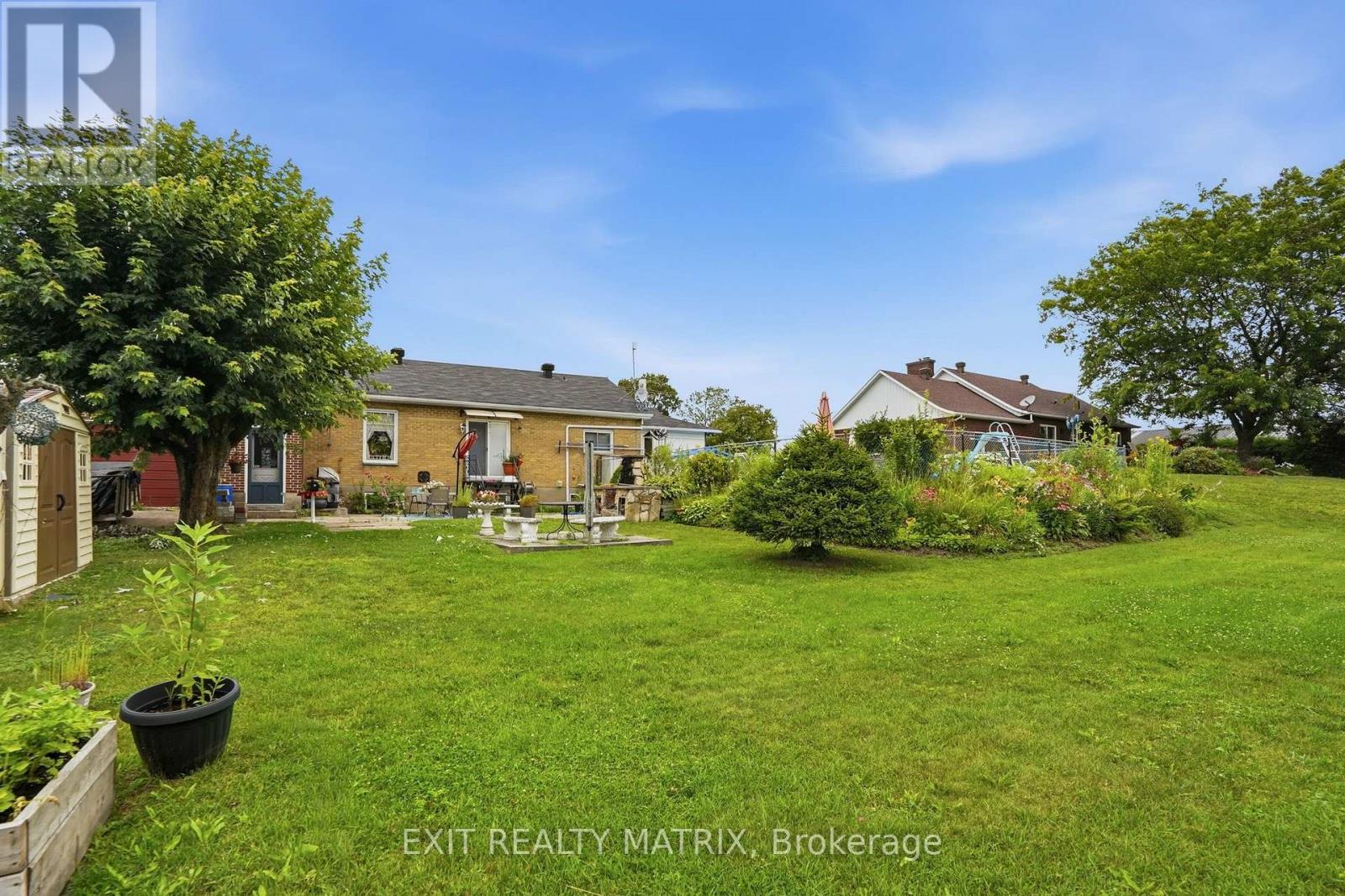1055 Victoria Street Property Photo 41