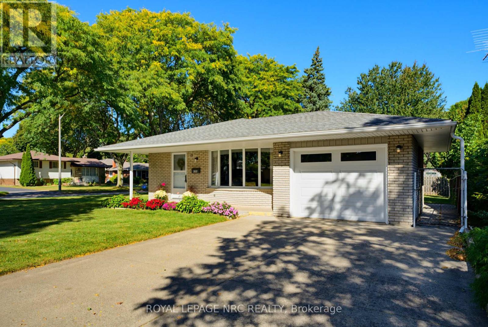 6395 Glengate Street Property Photo 3
