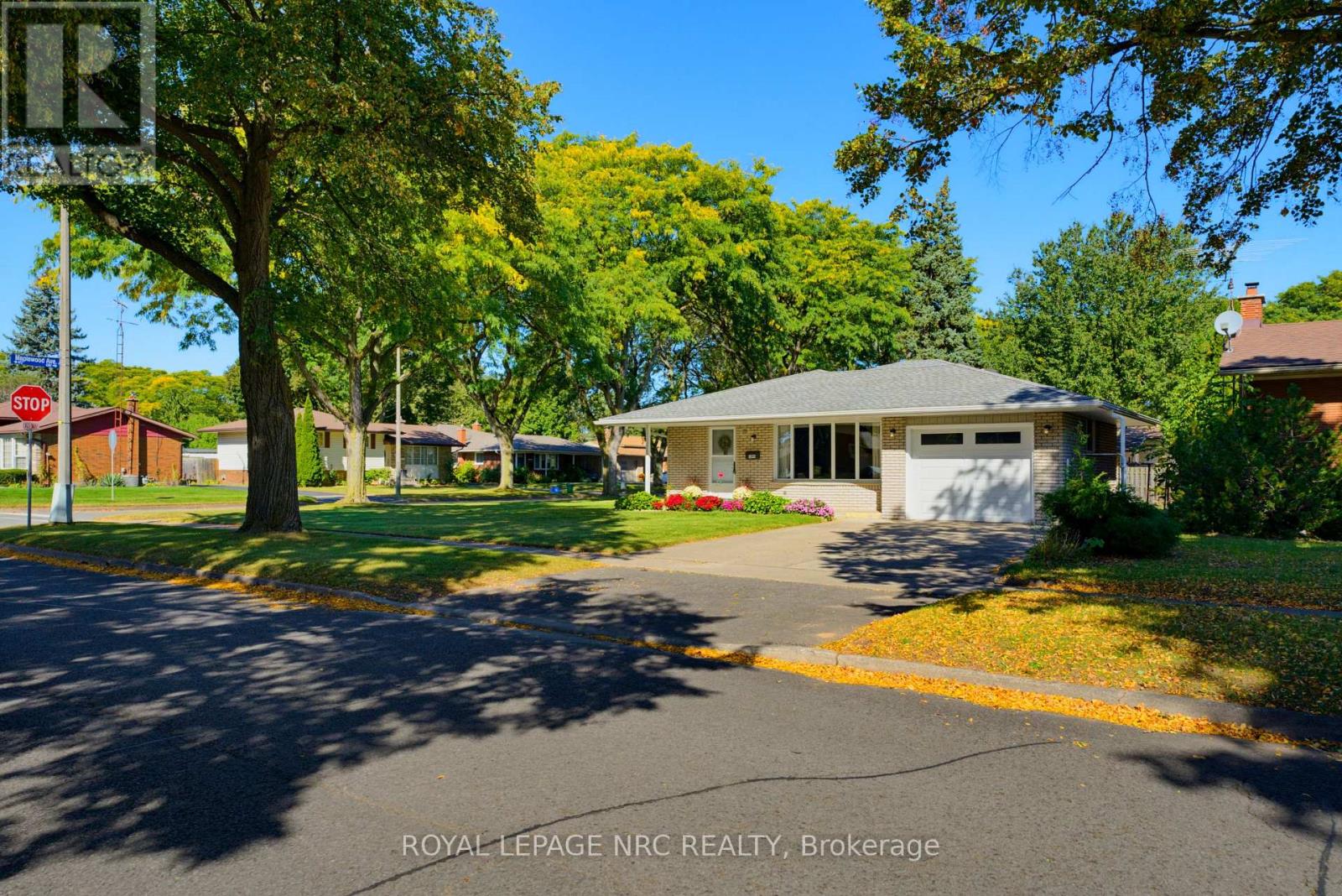 6395 Glengate Street Property Photo 5