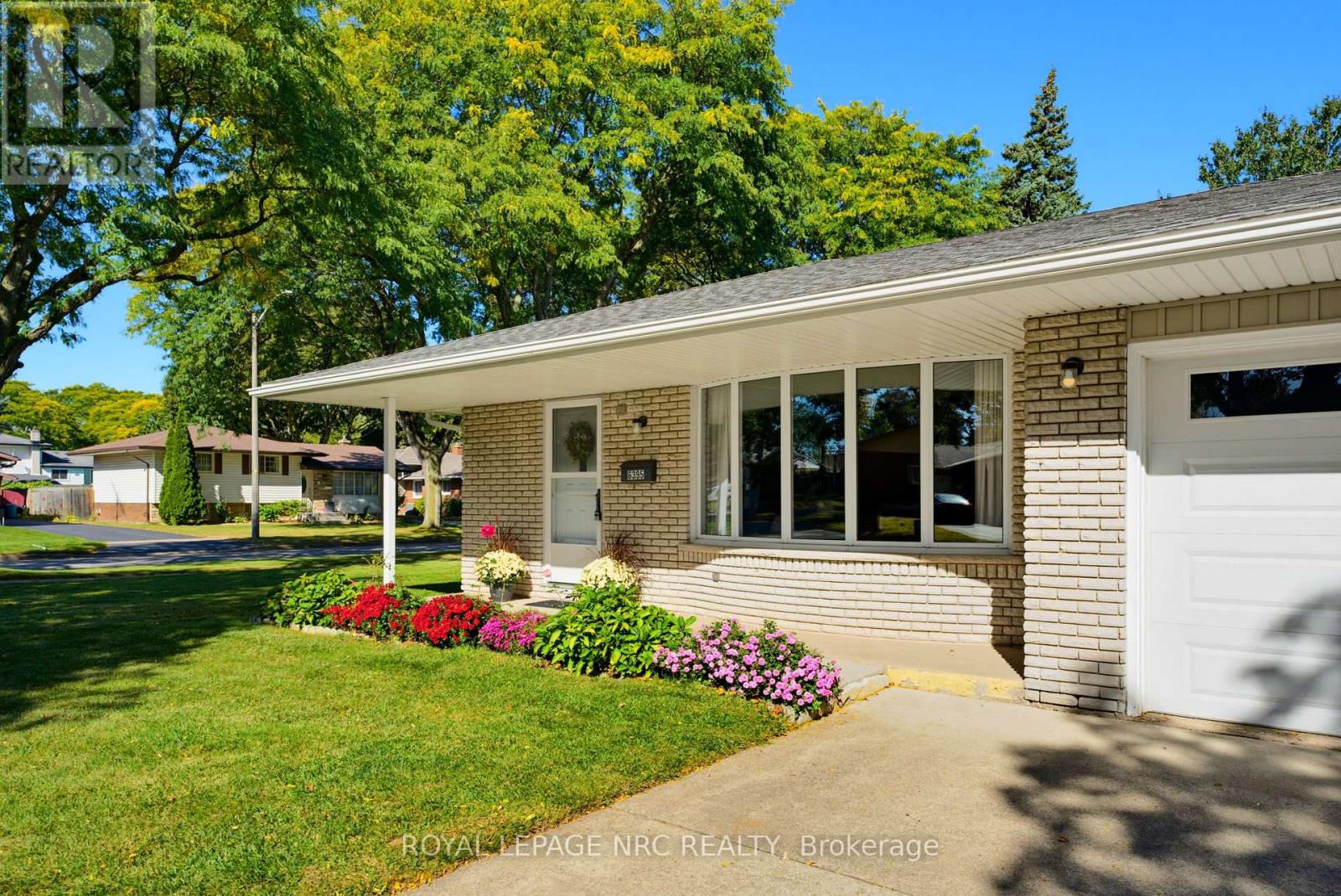 6395 Glengate Street Property Photo 6