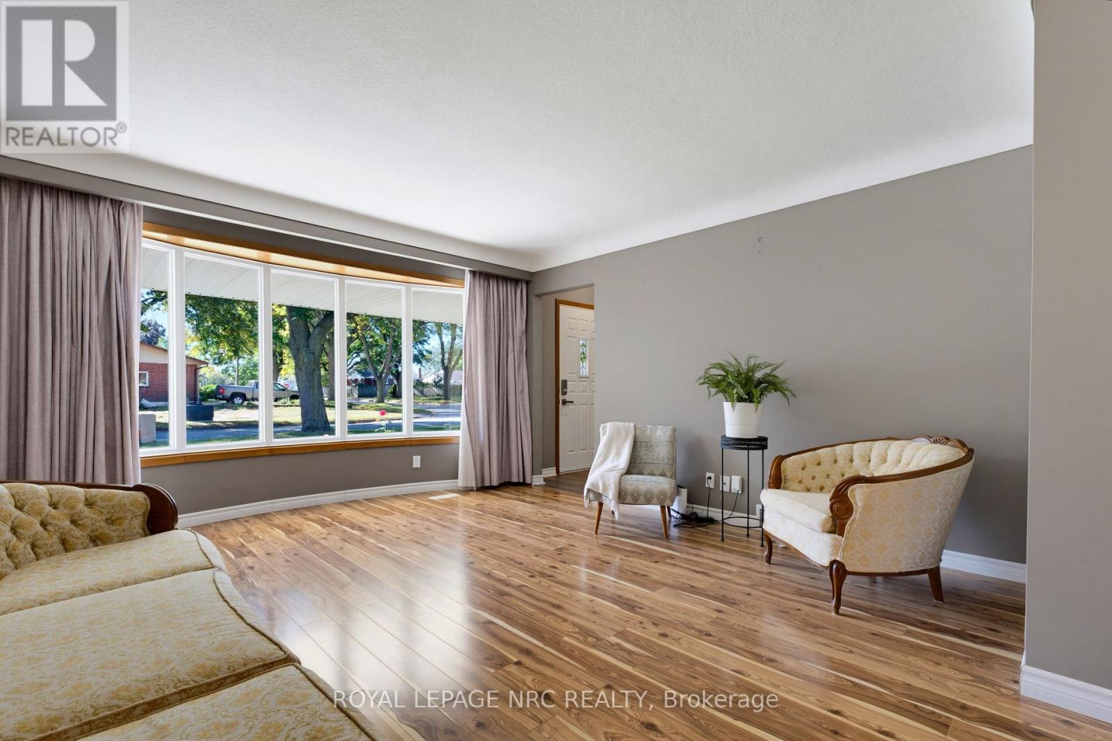 6395 Glengate Street Property Photo 11
