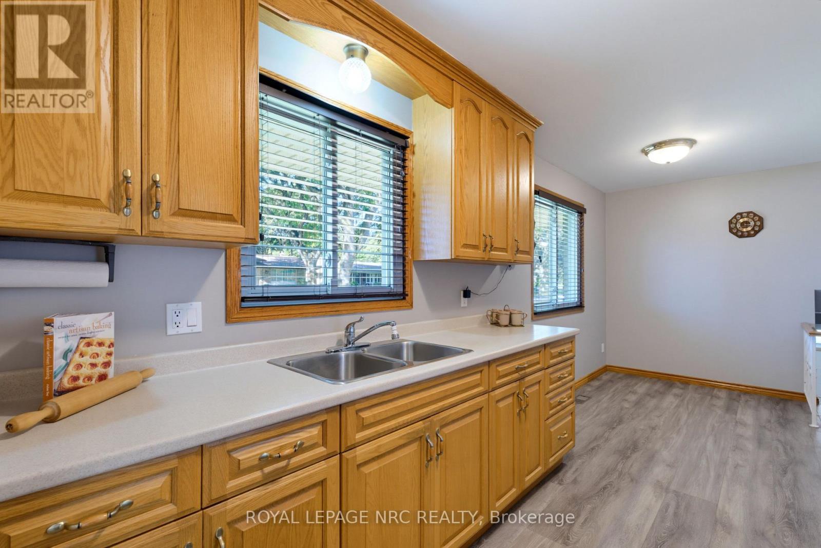 6395 Glengate Street Property Photo 15