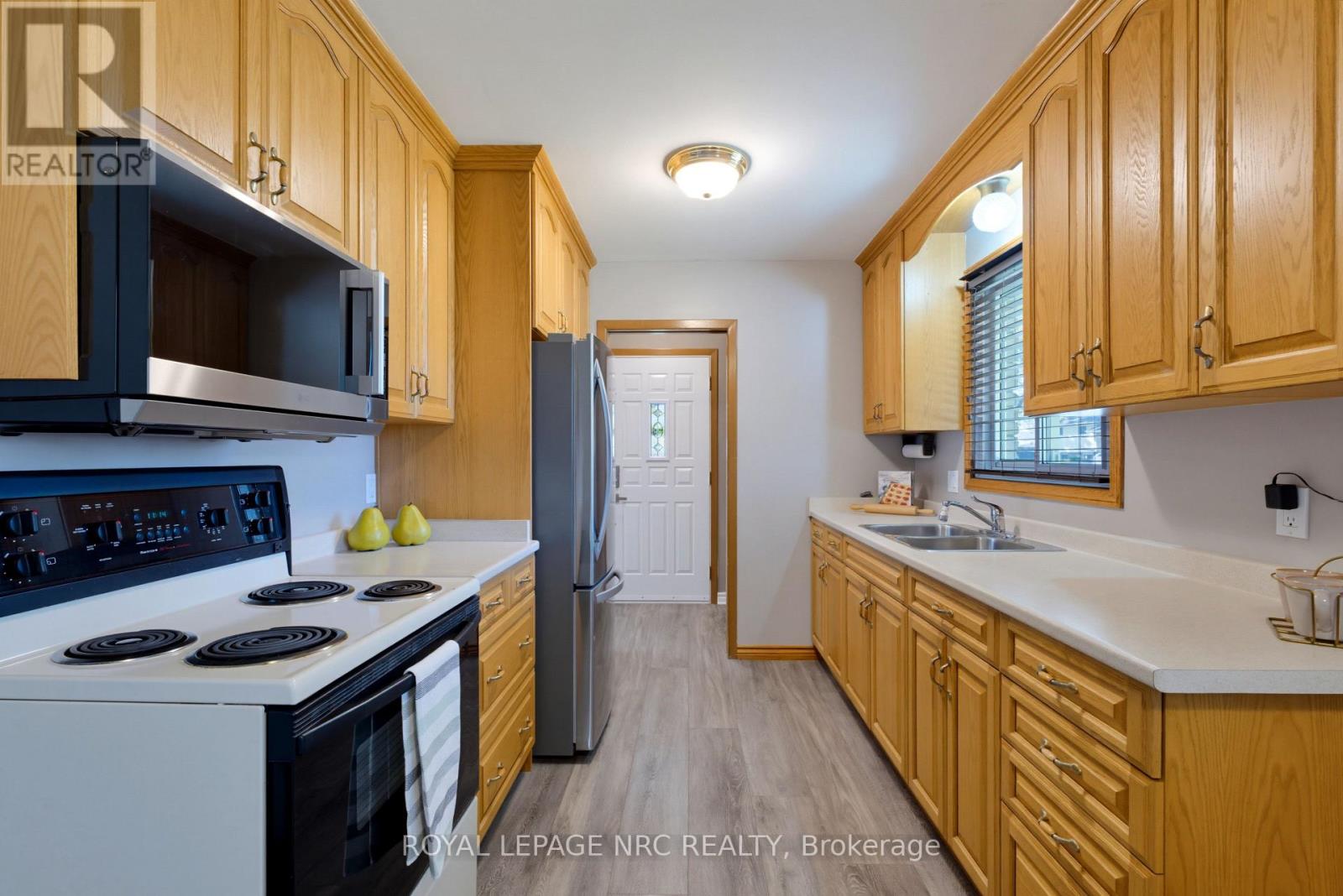 6395 Glengate Street Property Photo 16