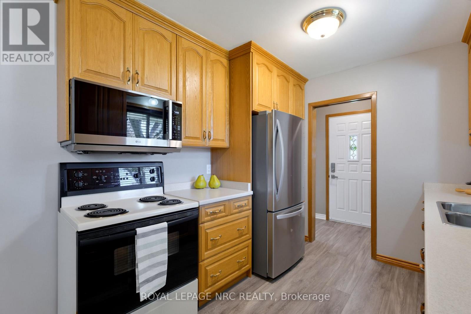 6395 Glengate Street Property Photo 17