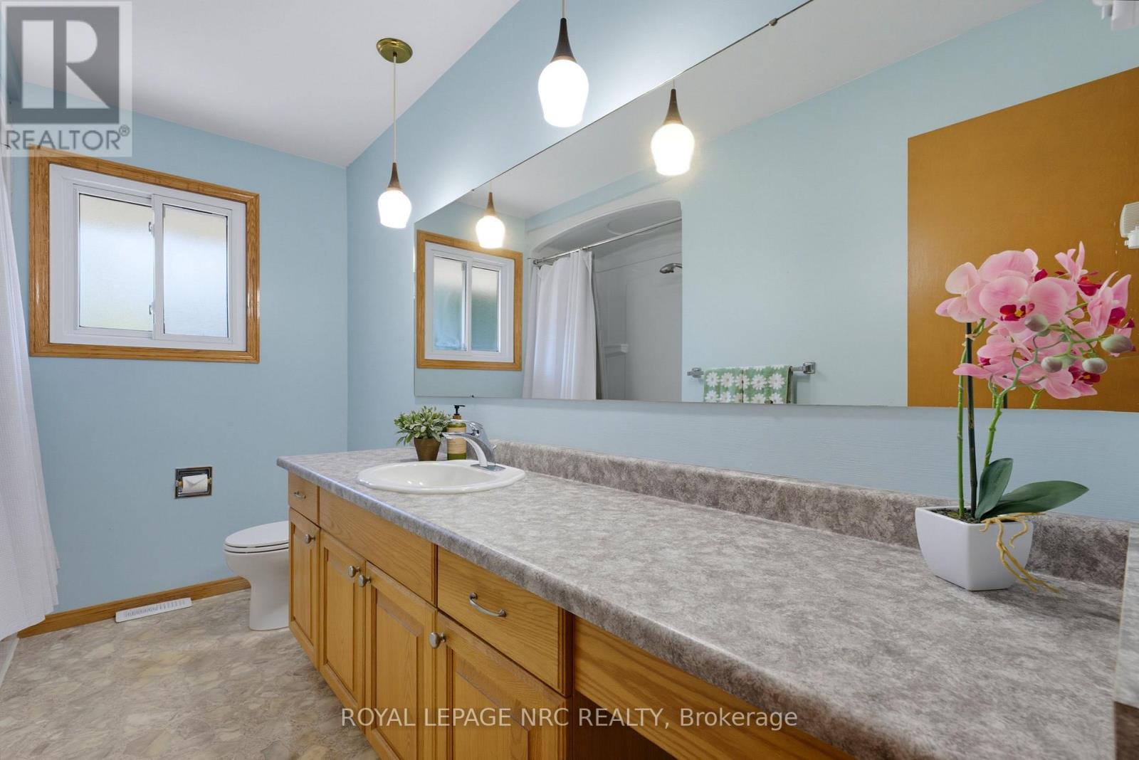 6395 Glengate Street Property Photo 20