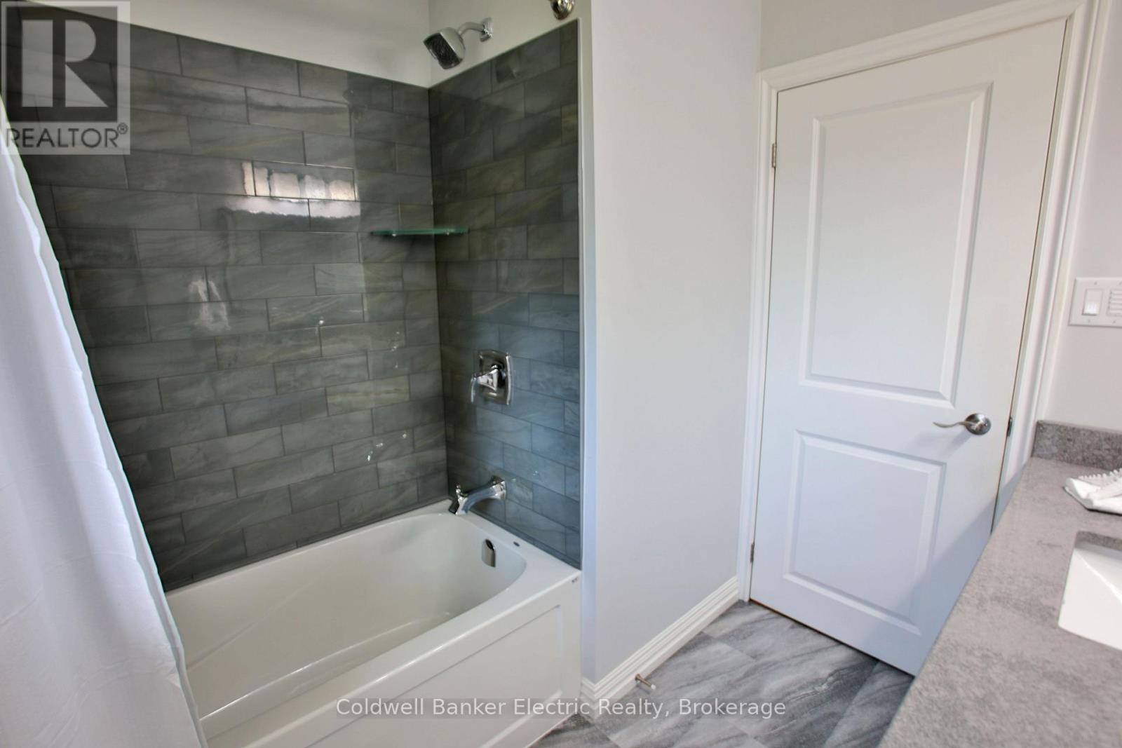 282 Gifford Drive Property Photo 14