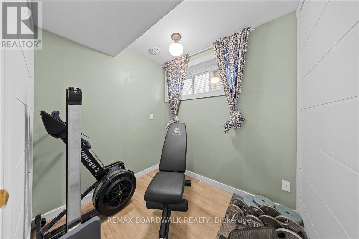 248 Munro Street Property Photo 35