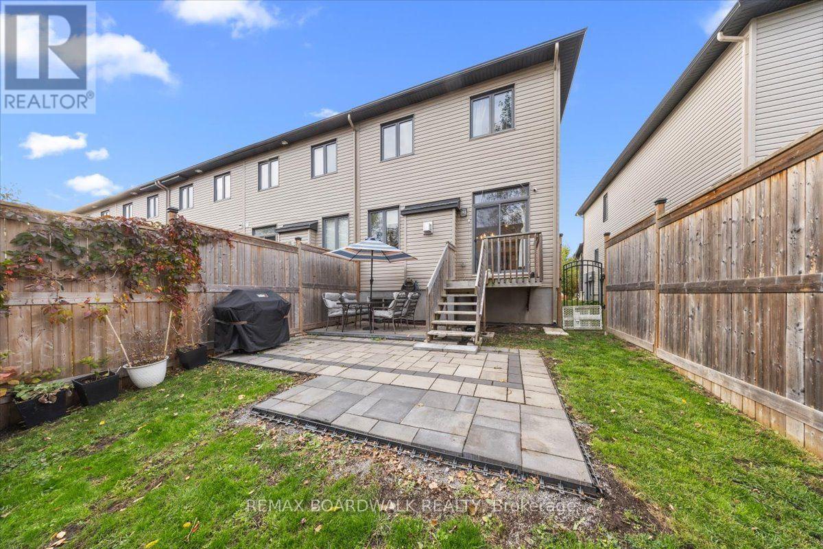 248 Munro Street Property Photo 40