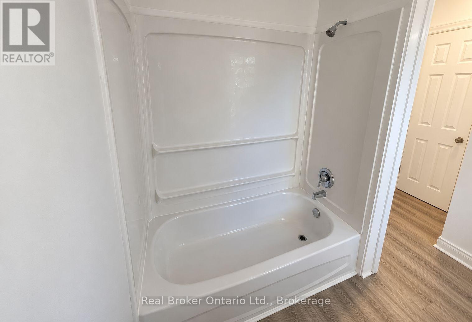 4 Cambria Street Property Photo 29