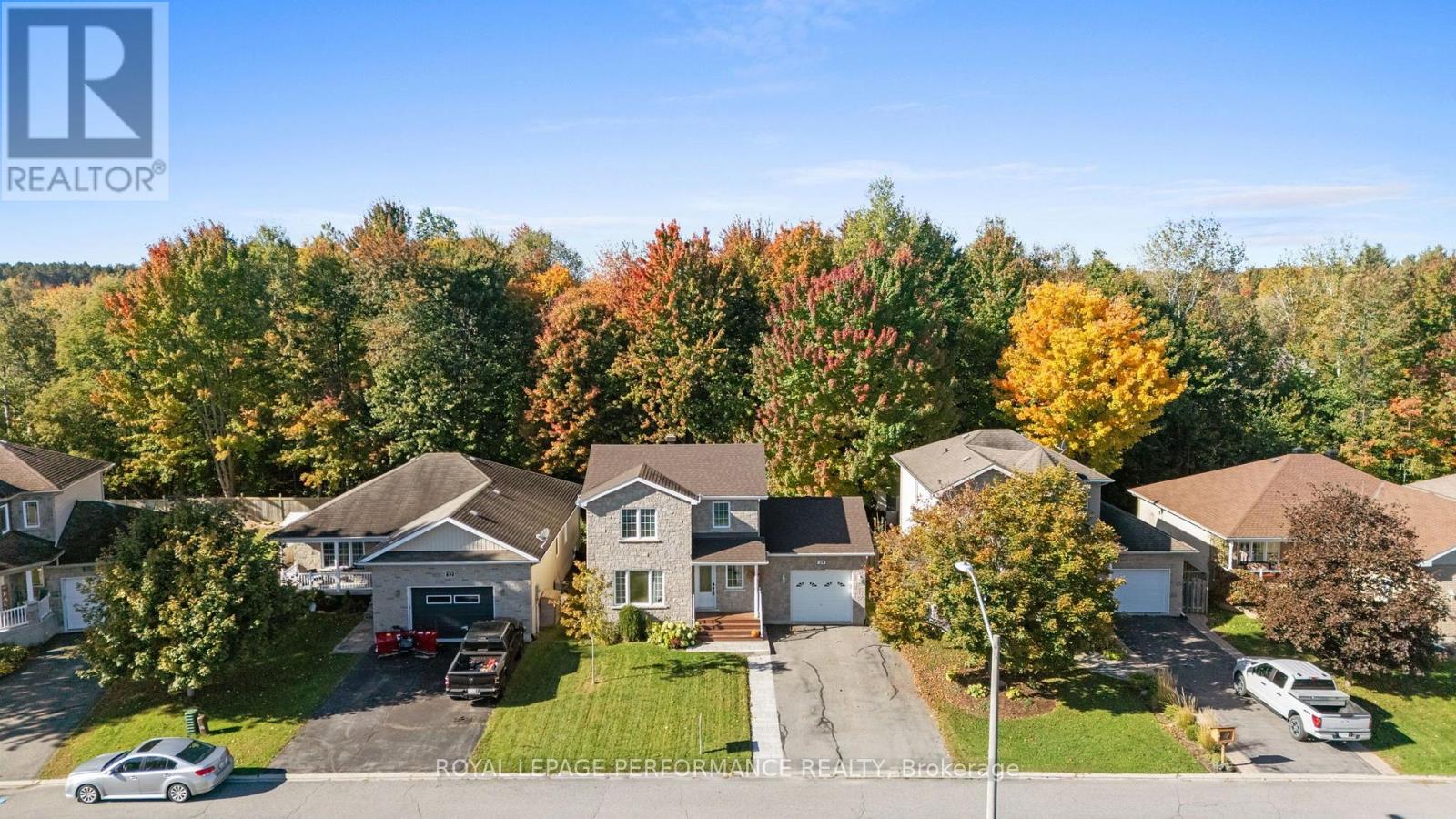 34 GIROUX STREET Property Photo 1
