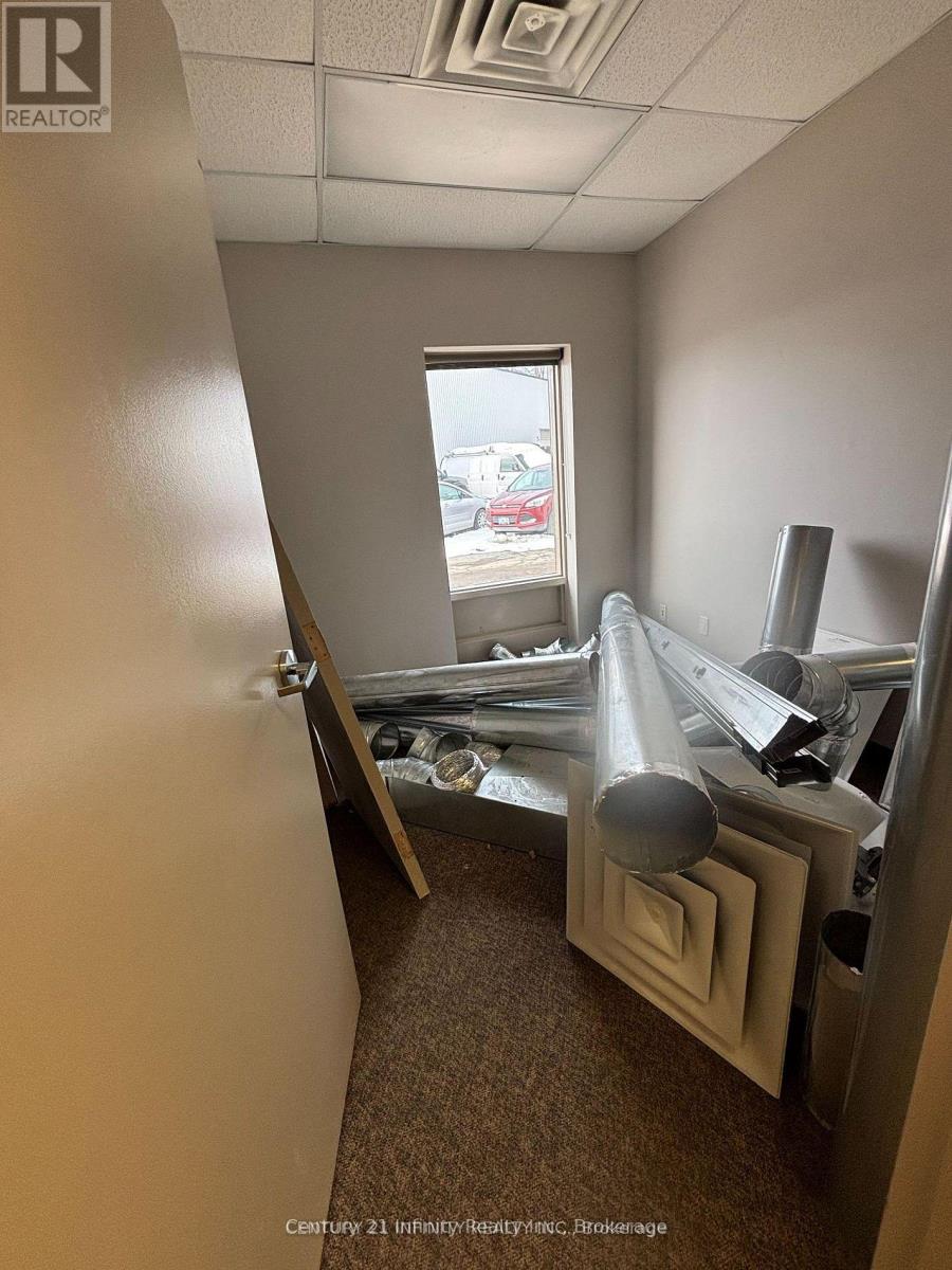 62 Dundas Street W Property Photo 12