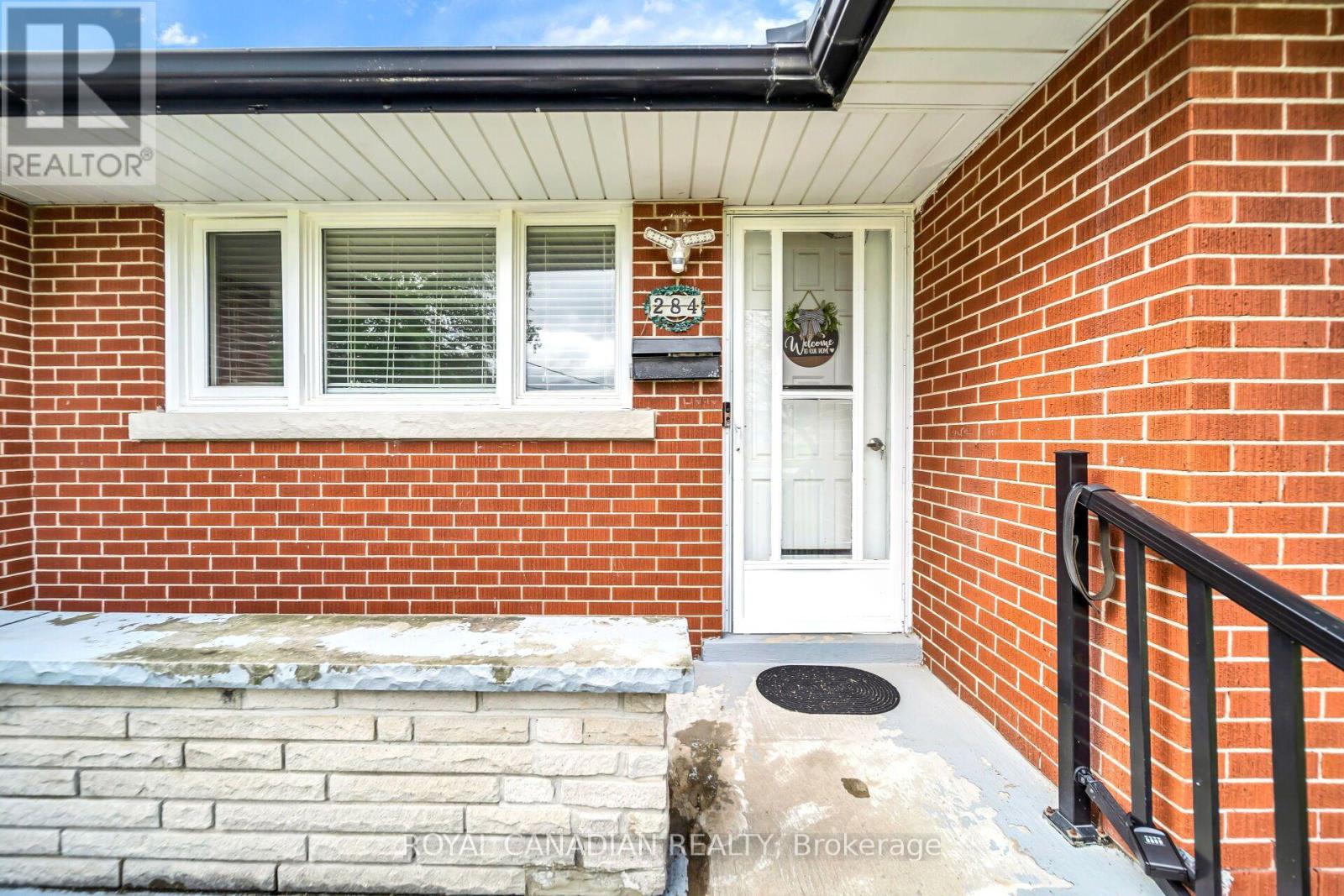 284 Cedar Crescent Property Photo 6