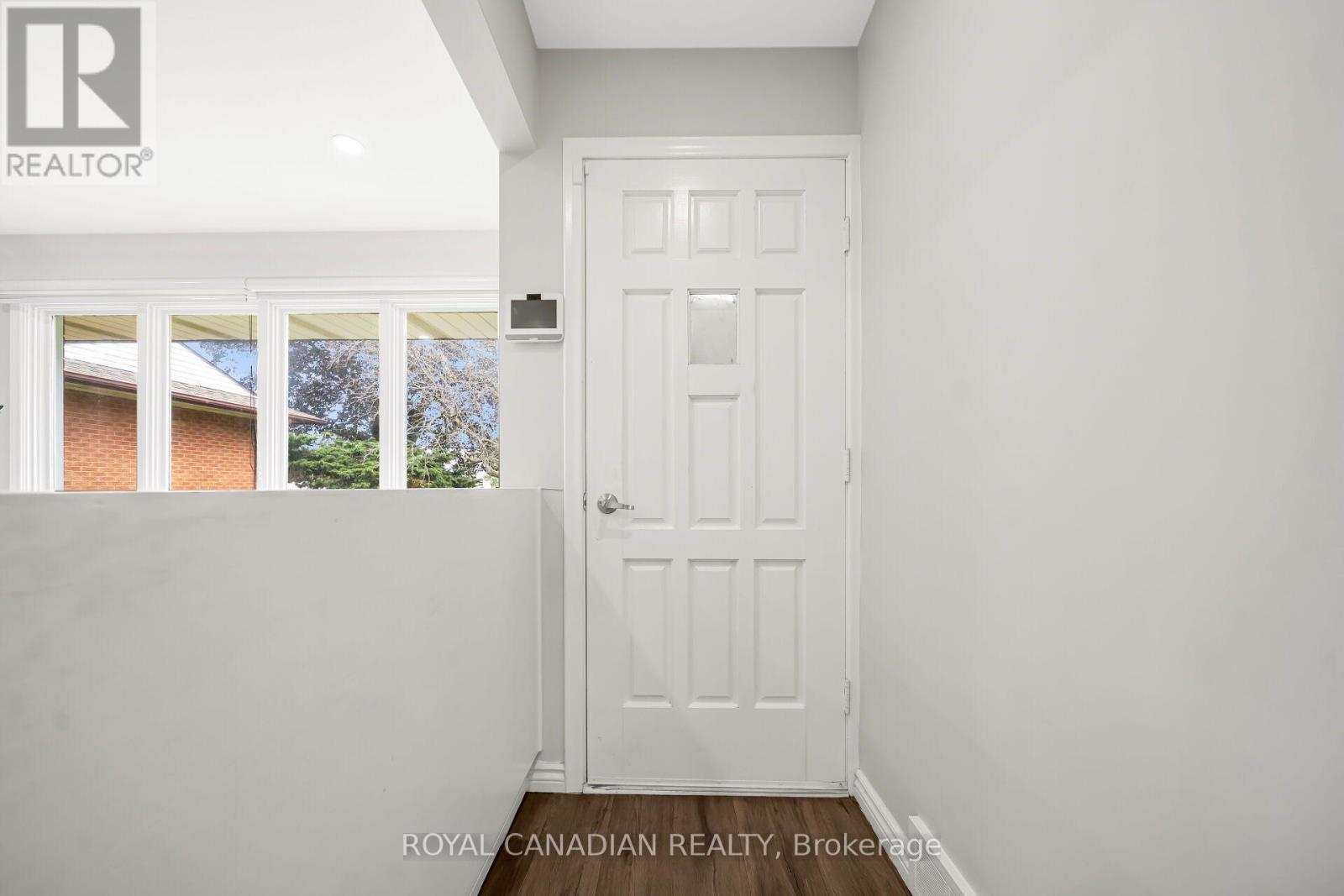 284 Cedar Crescent Property Photo 7