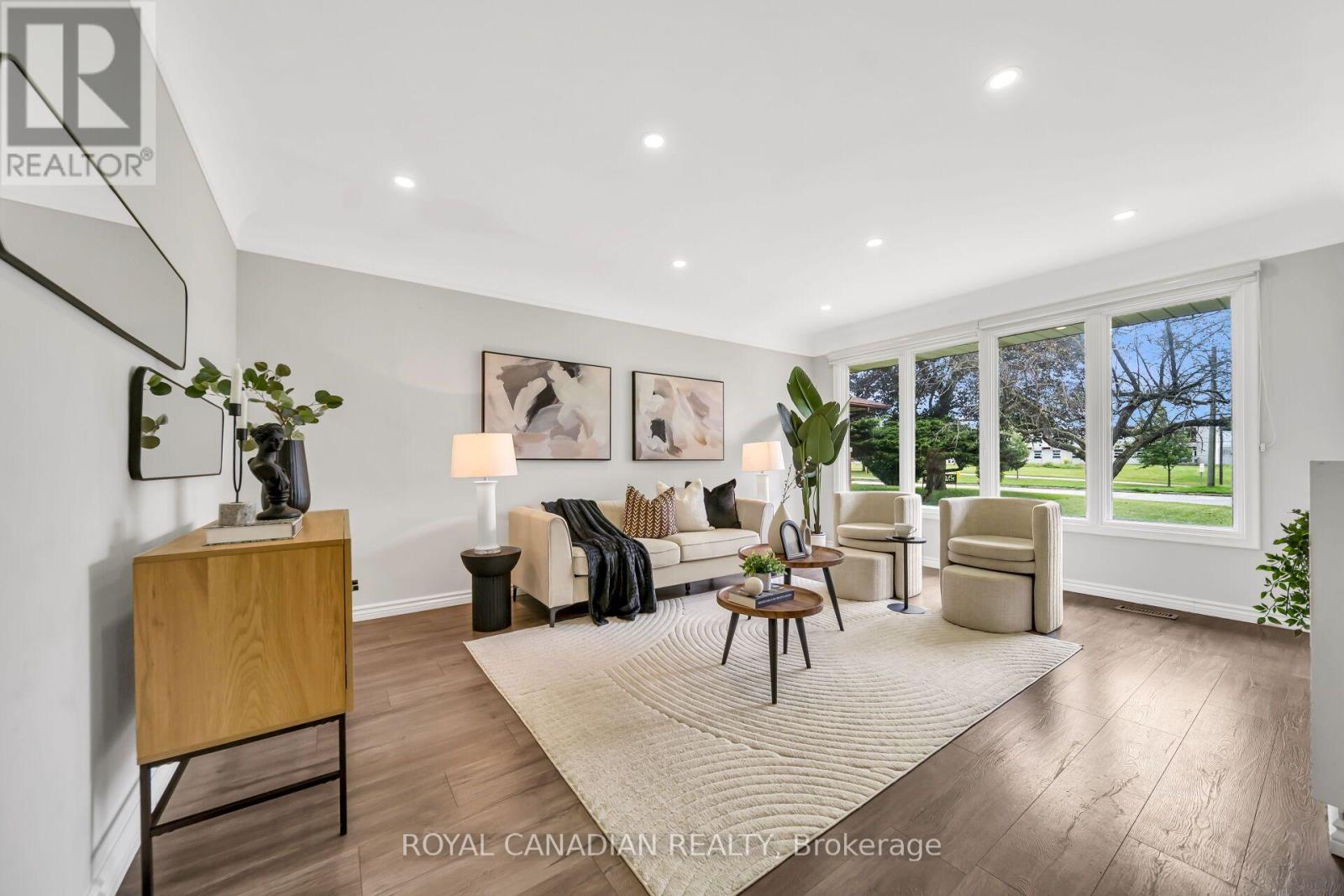 284 Cedar Crescent Property Photo 8