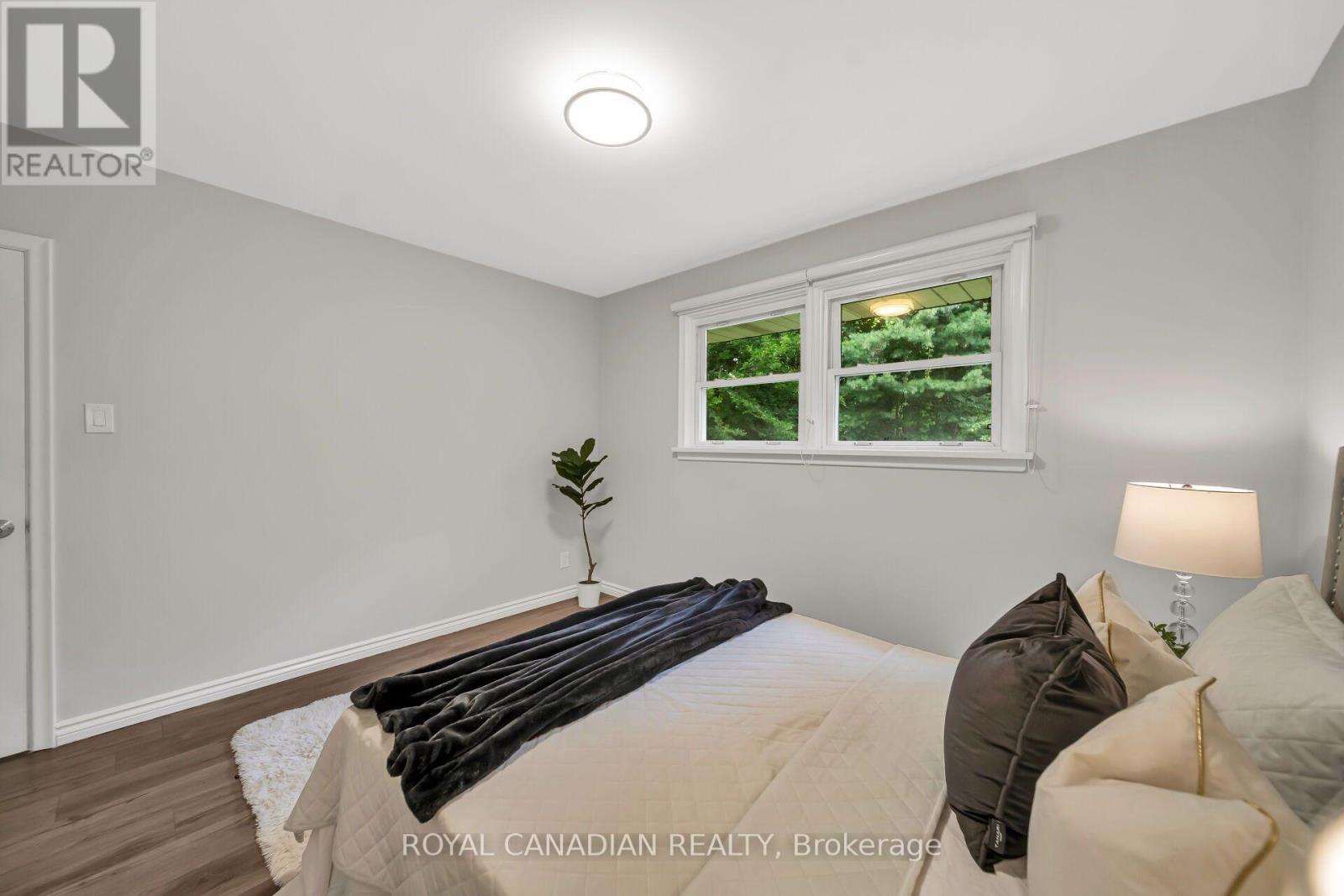 284 Cedar Crescent Property Photo 22