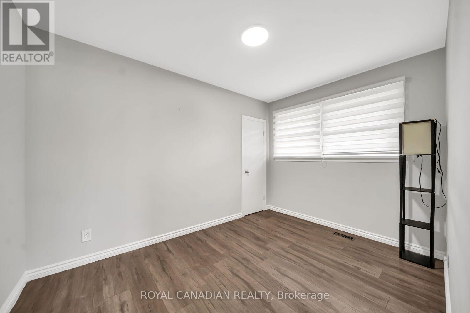 284 Cedar Crescent Property Photo 24