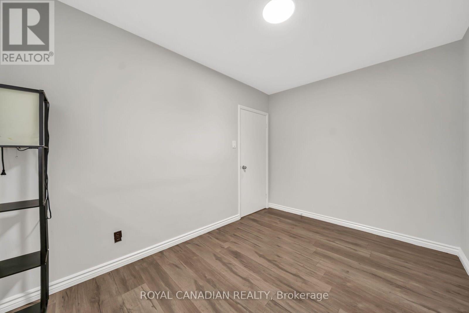 284 Cedar Crescent Property Photo 25