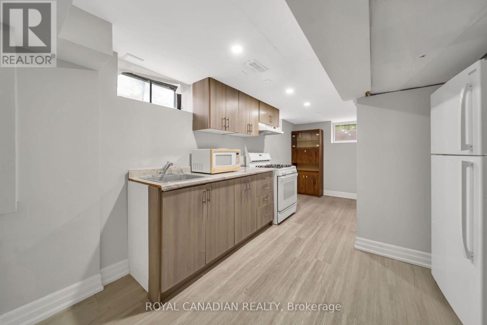 284 Cedar Crescent Property Photo 30