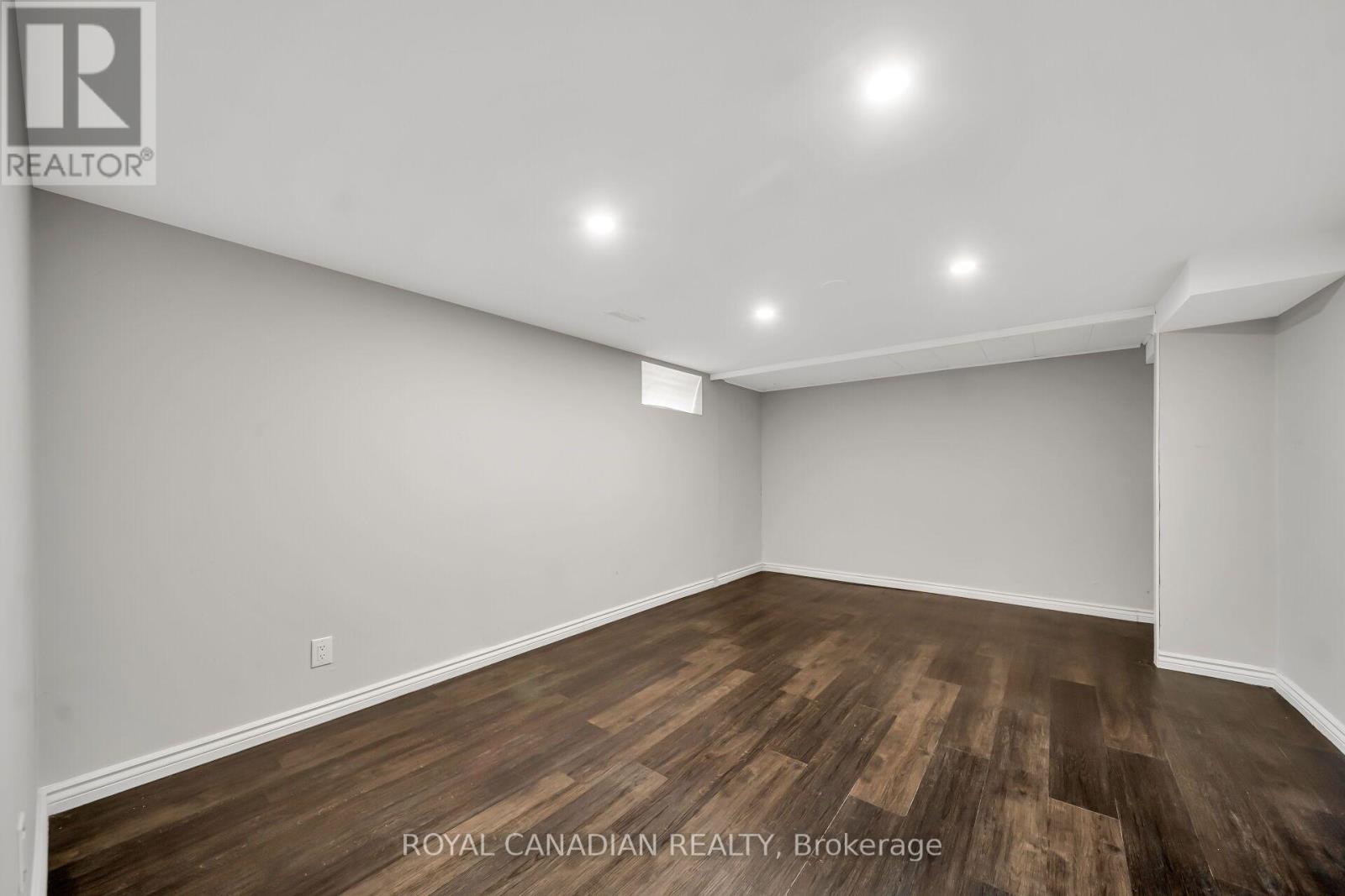 284 Cedar Crescent Property Photo 37