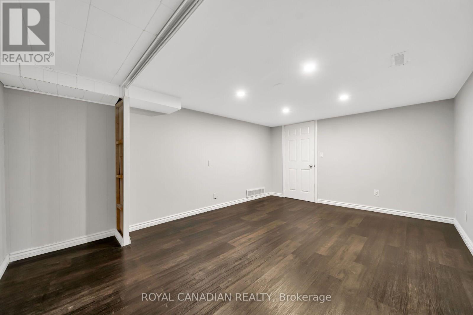 284 Cedar Crescent Property Photo 38