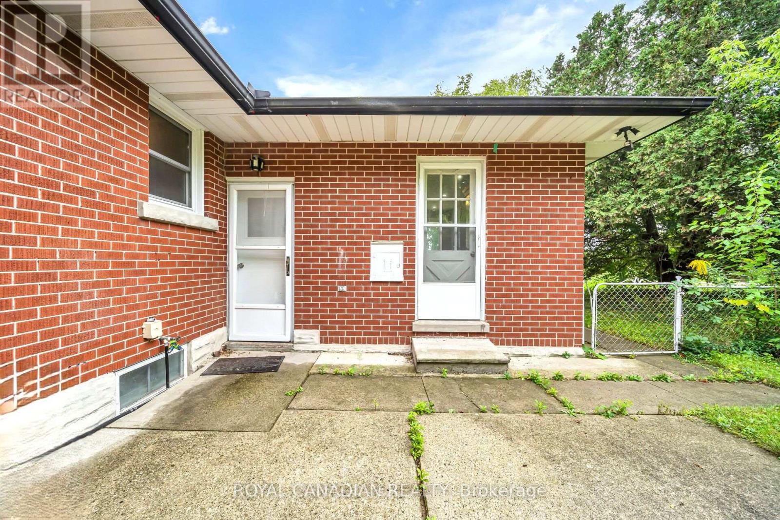 284 Cedar Crescent Property Photo 40