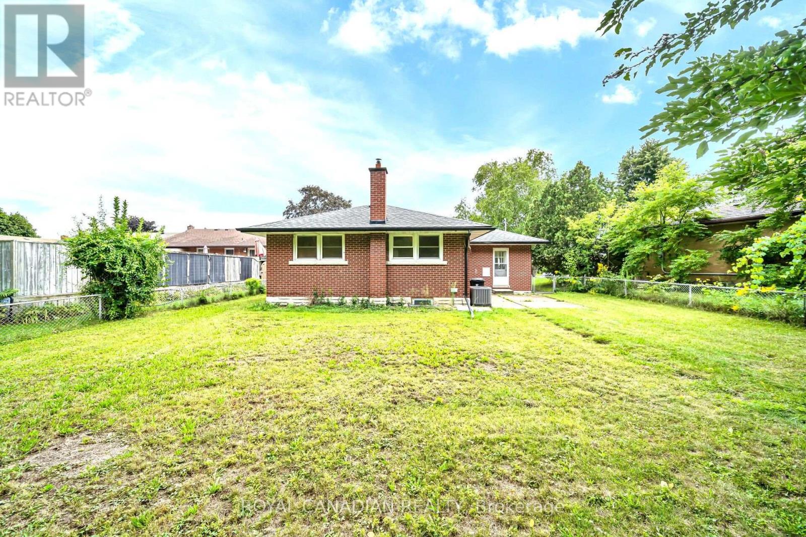 284 Cedar Crescent Property Photo 41