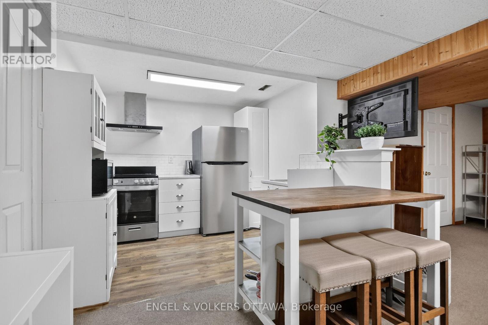 138 Sherway Drive Property Photo 4