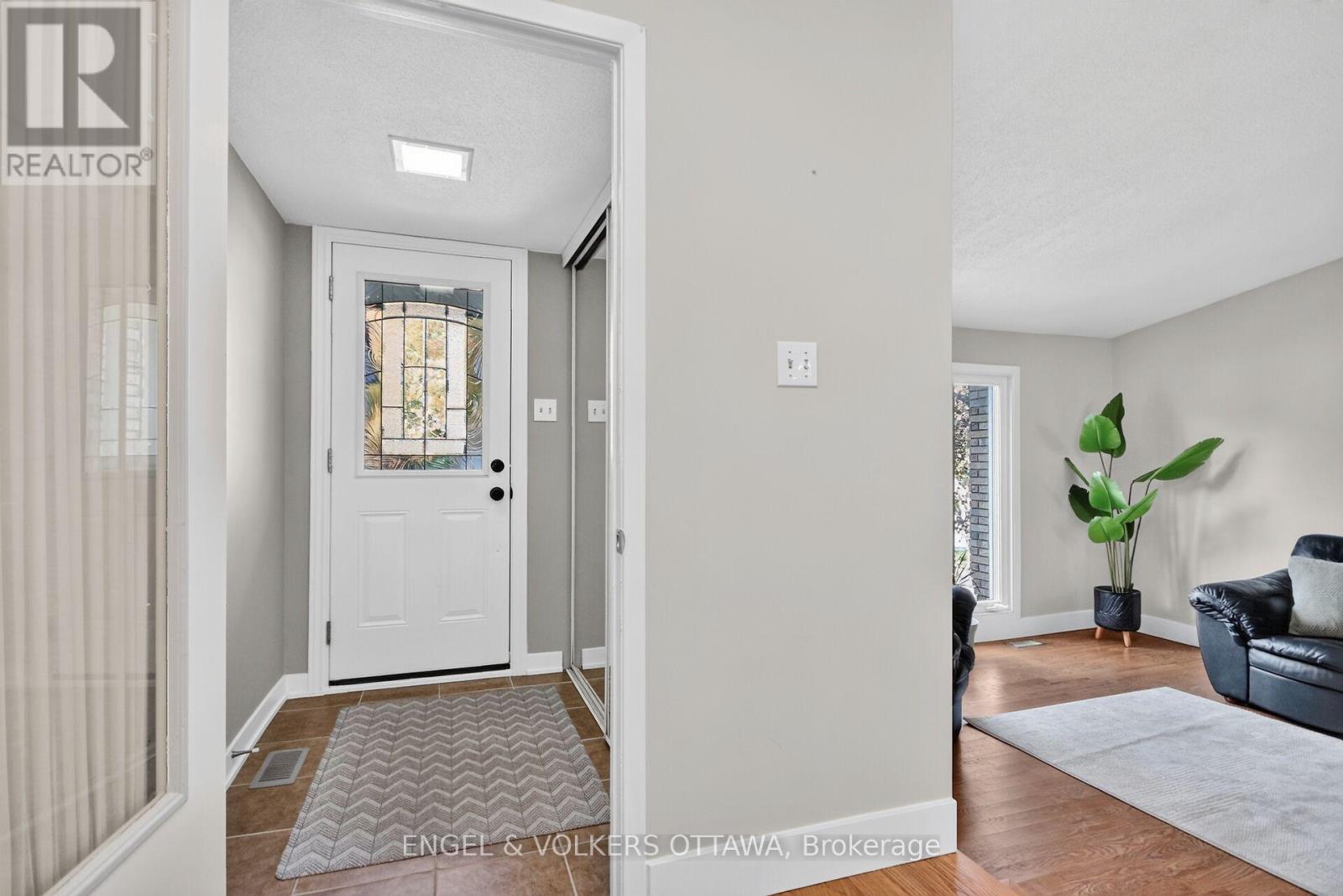 138 Sherway Drive Property Photo 6