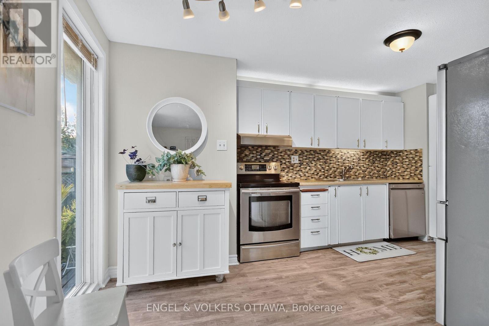 138 Sherway Drive Property Photo 14
