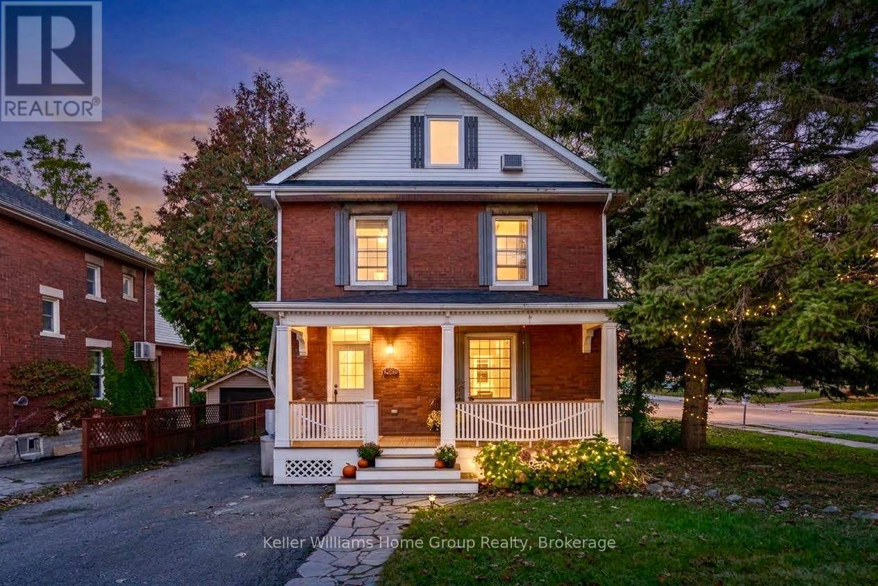 130 Yorkshire Street N Property Photo 2