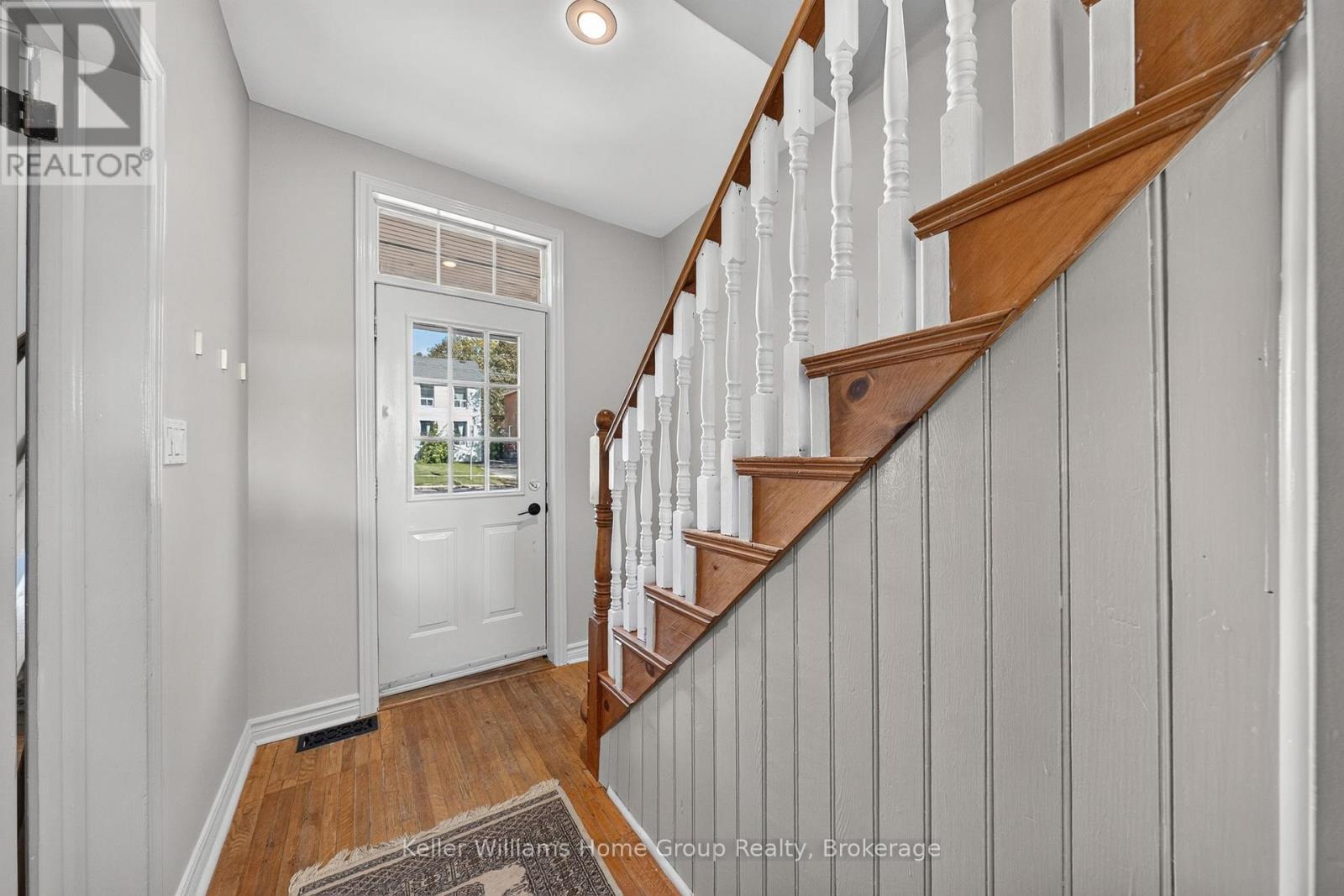 130 Yorkshire Street N Property Photo 7