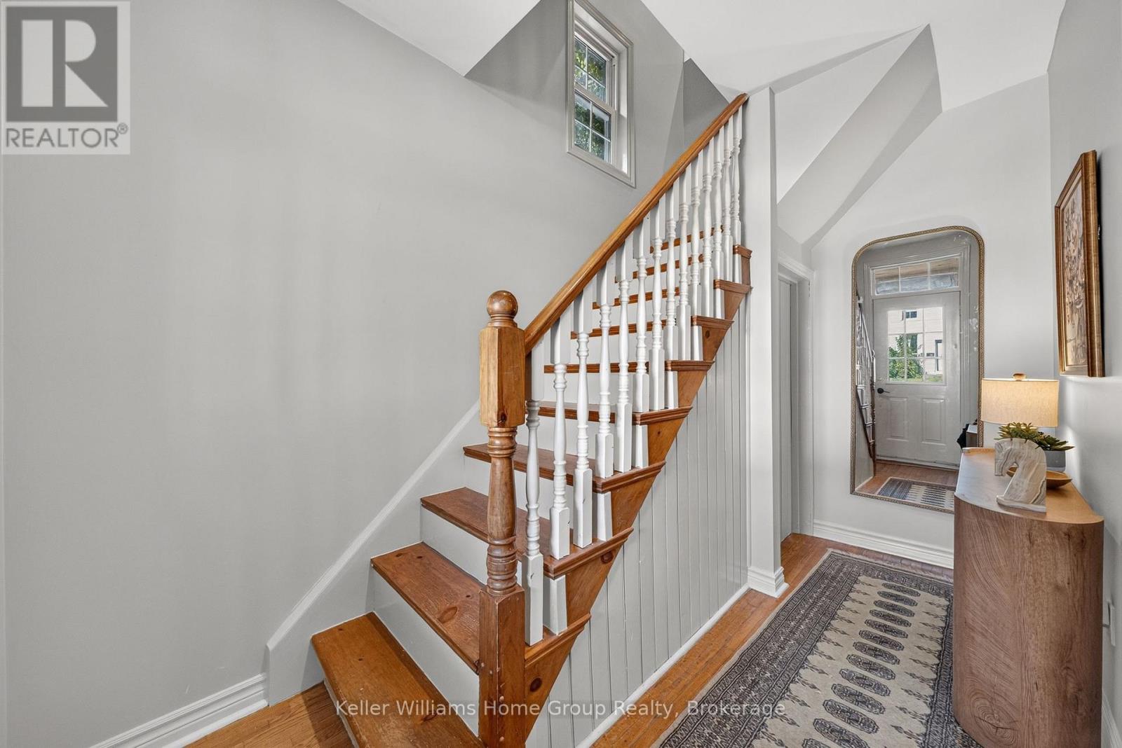 130 Yorkshire Street N Property Photo 8