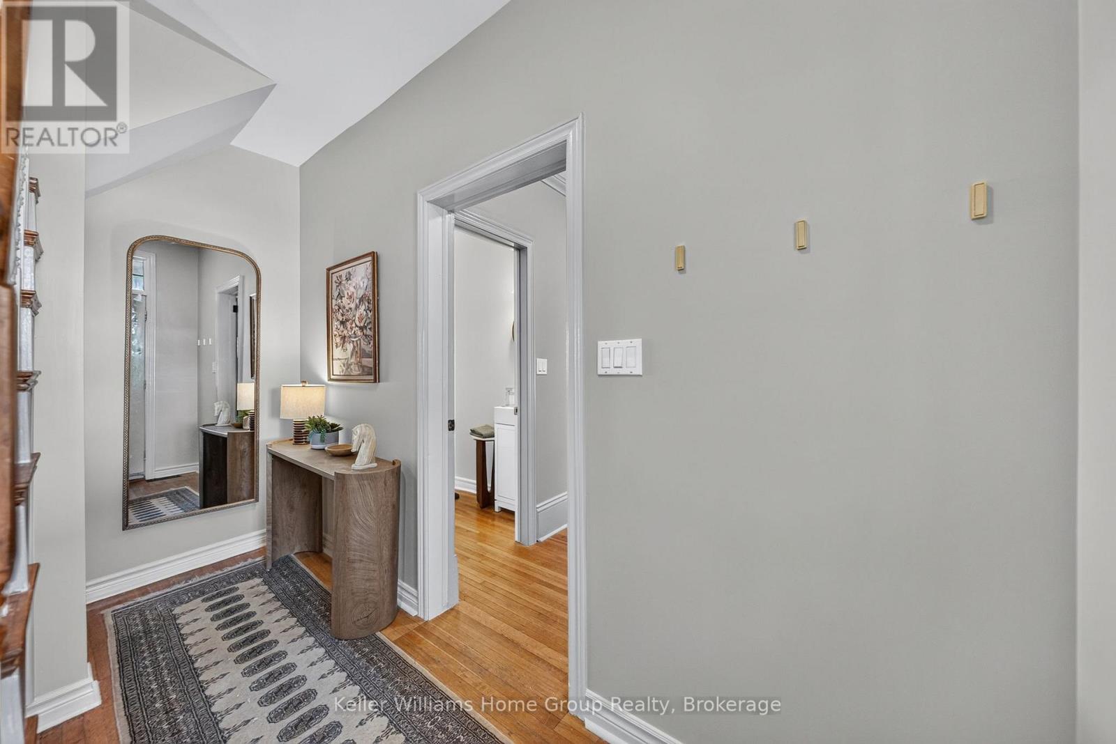 130 Yorkshire Street N Property Photo 9