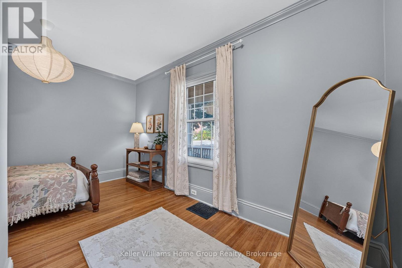 130 Yorkshire Street N Property Photo 10