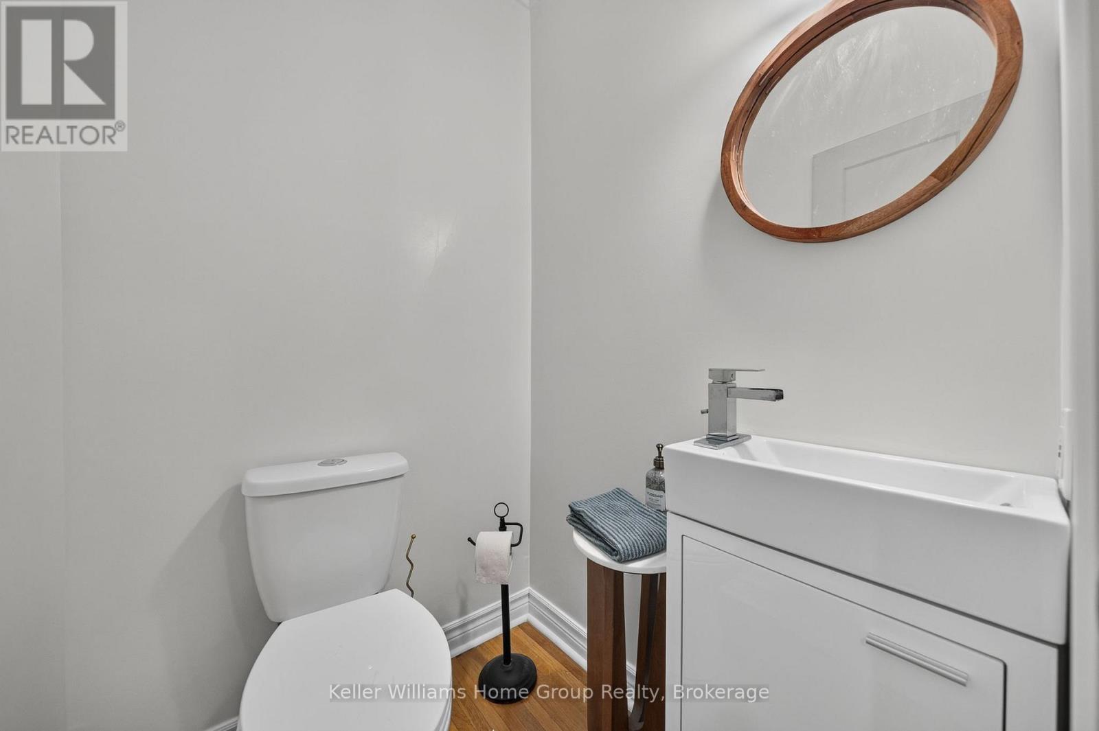 130 Yorkshire Street N Property Photo 13