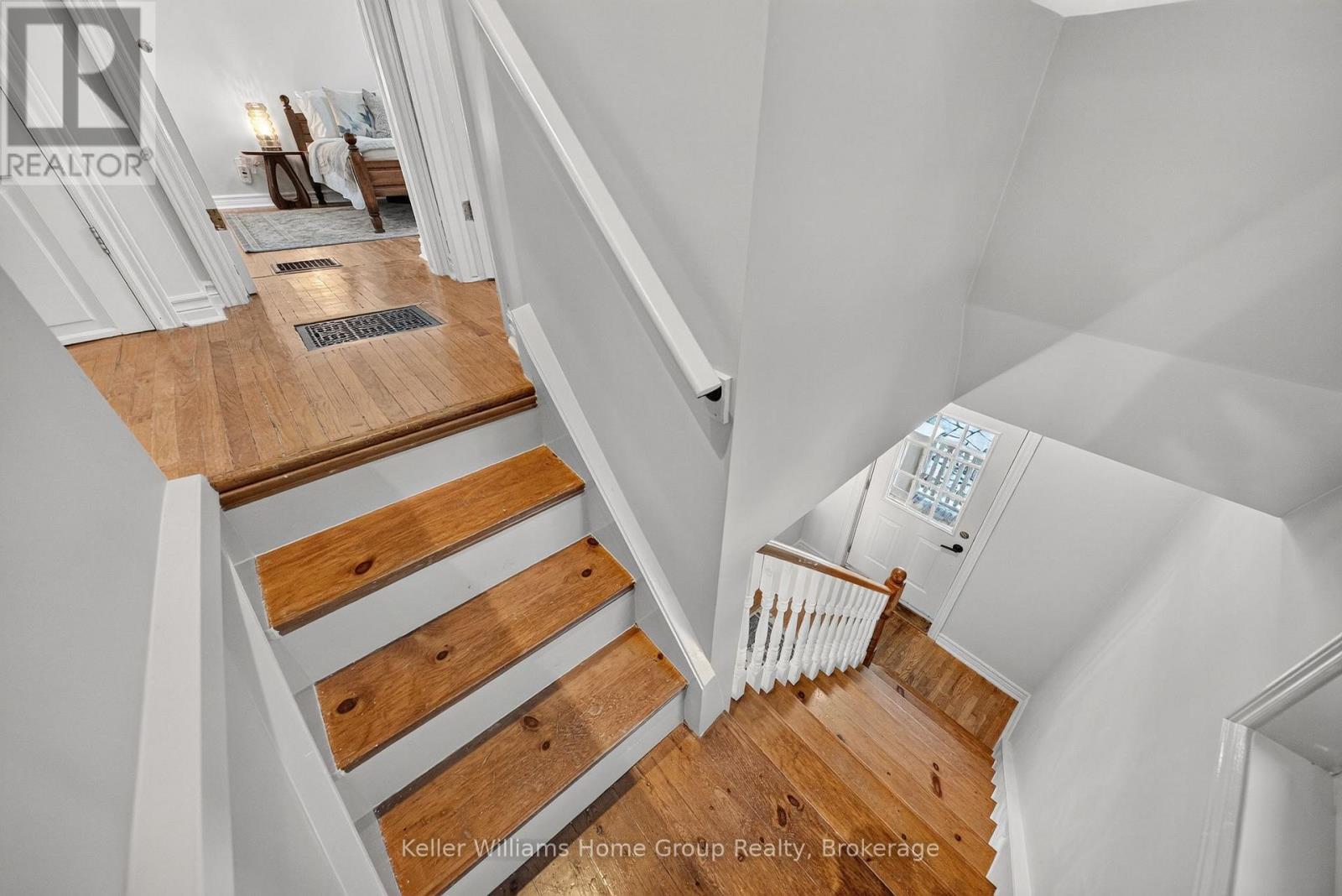 130 Yorkshire Street N Property Photo 14
