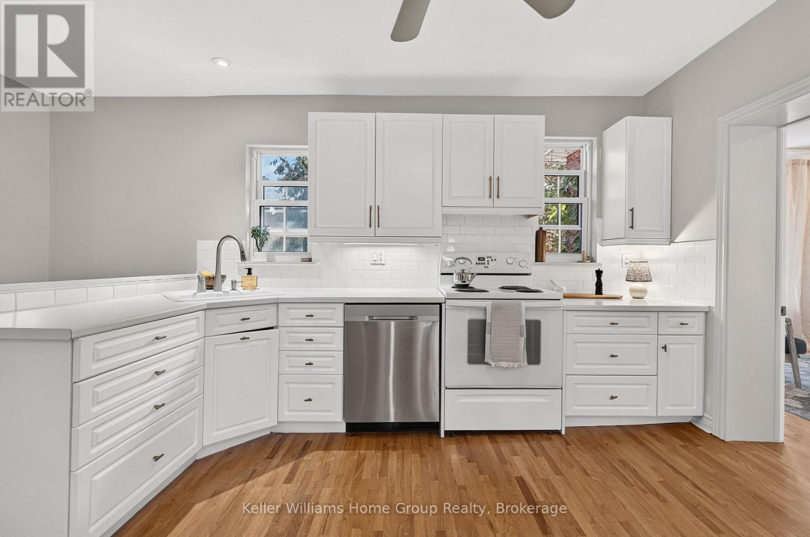 130 Yorkshire Street N Property Photo 19