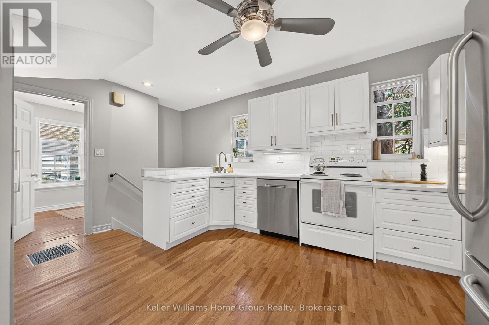 130 Yorkshire Street N Property Photo 20