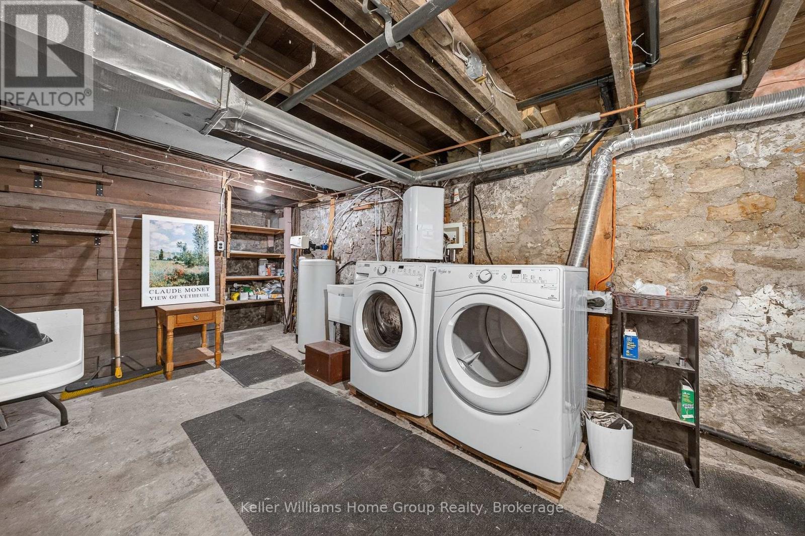 130 Yorkshire Street N Property Photo 37