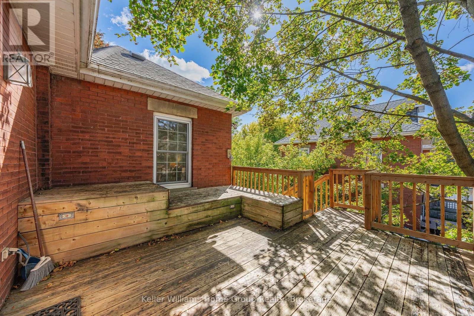 130 Yorkshire Street N Property Photo 40