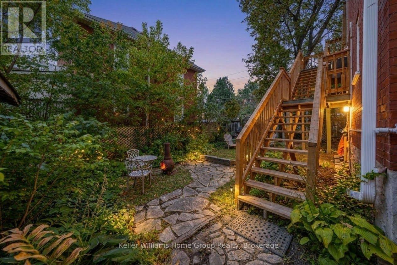 130 Yorkshire Street N Property Photo 43
