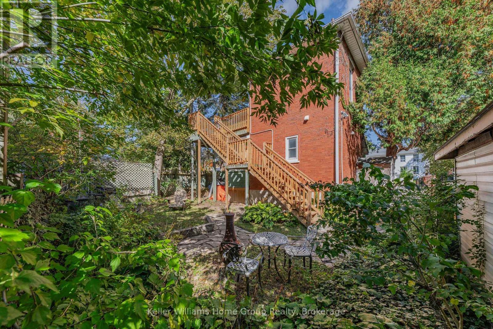 130 Yorkshire Street N Property Photo 44