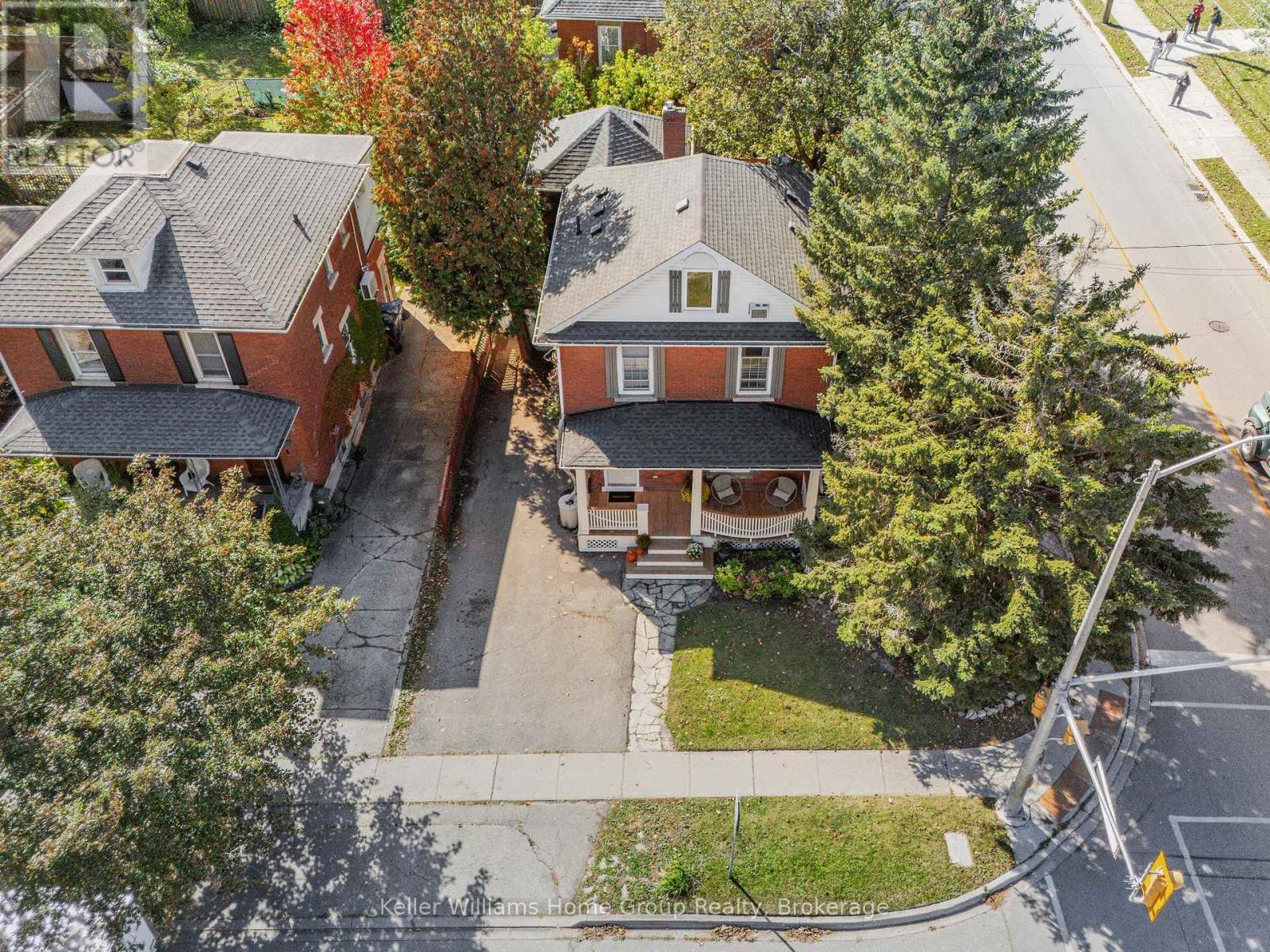 130 Yorkshire Street N Property Photo 47