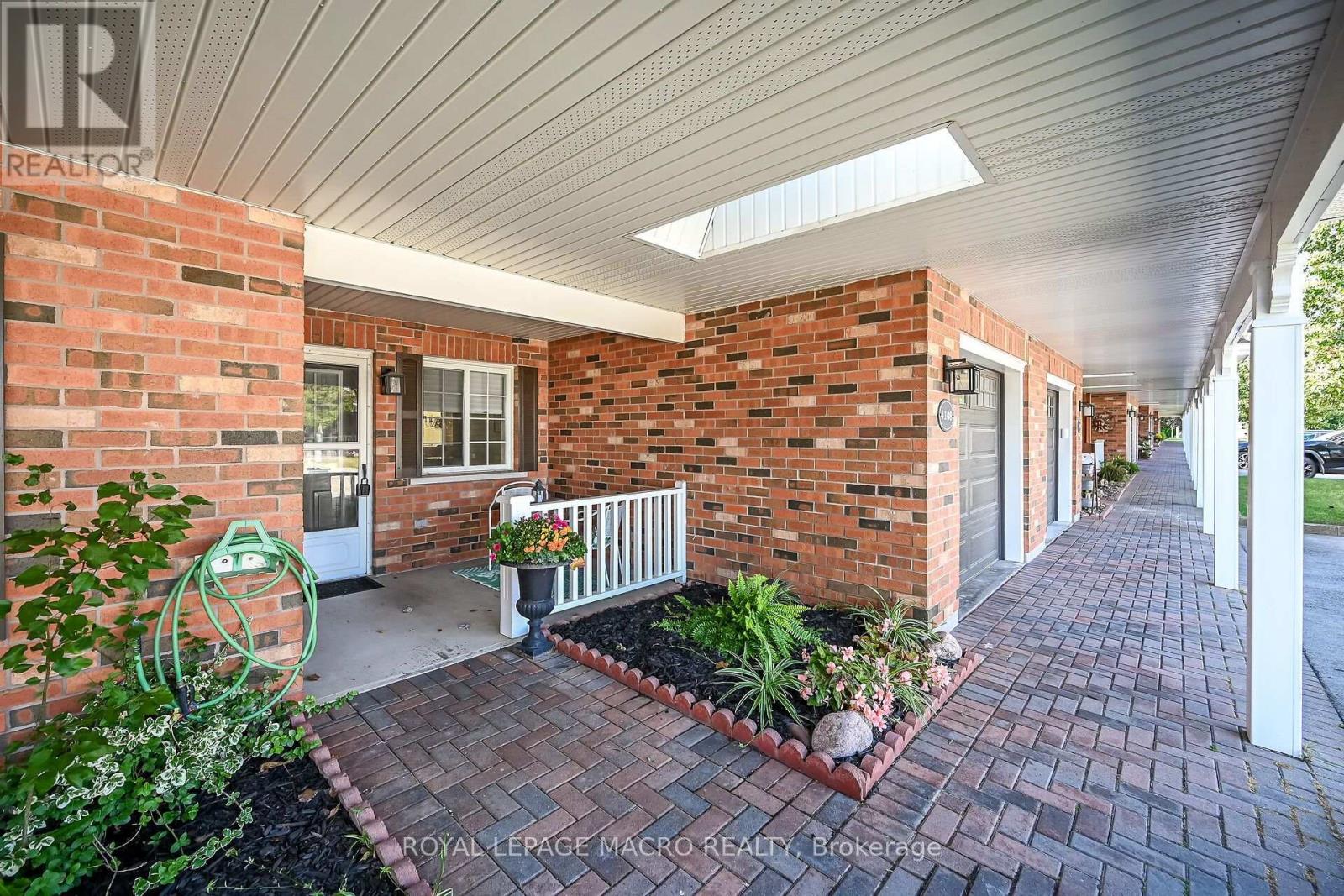4 - 4108 Loganberry Court Property Photo 3