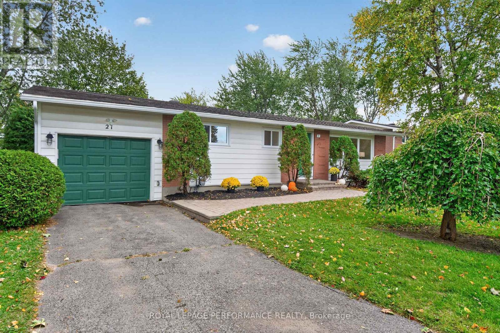21 MILLBROOK CRESCENT