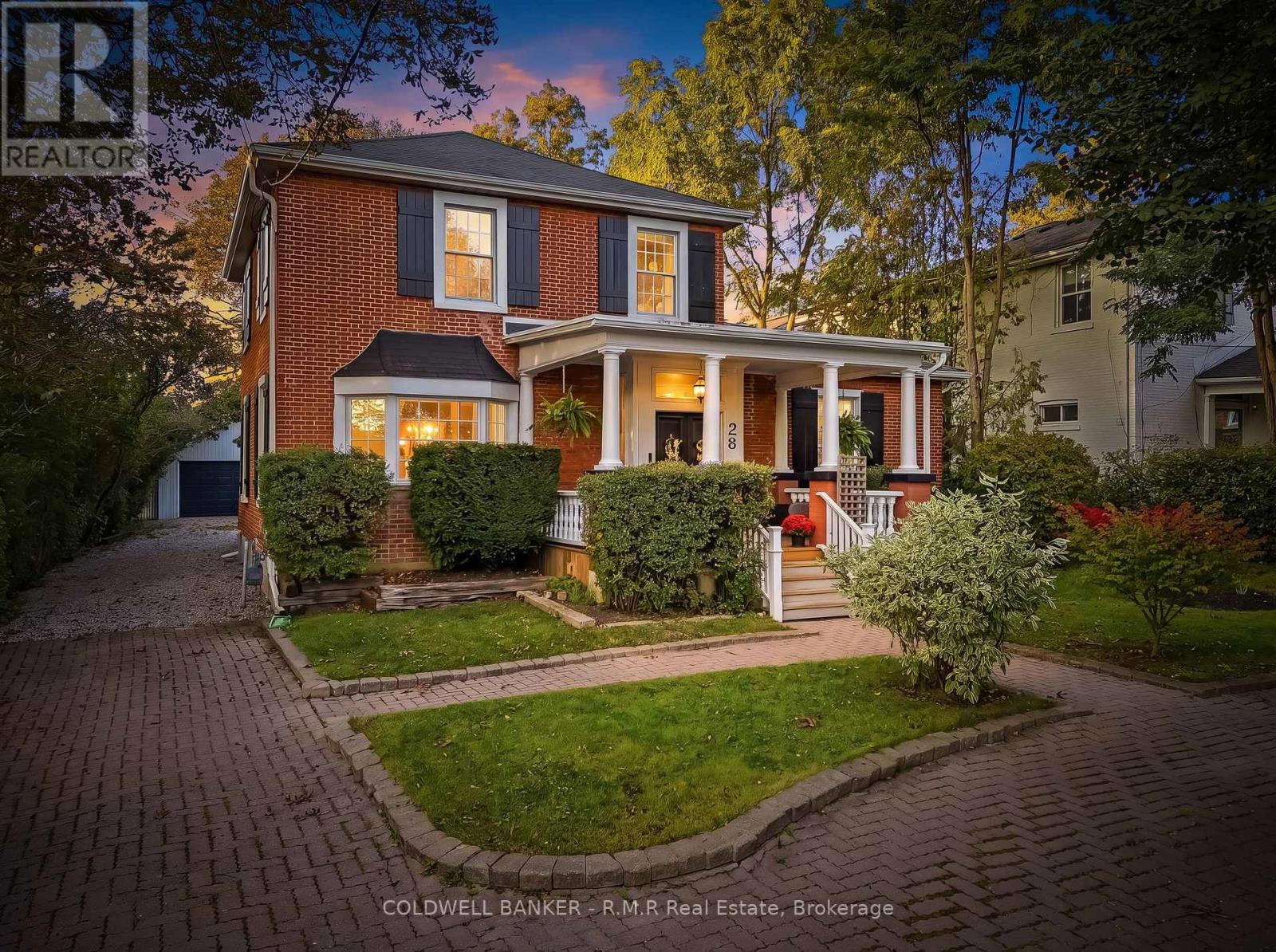 28 UNIVERSITY AVENUE W Property Photo 1