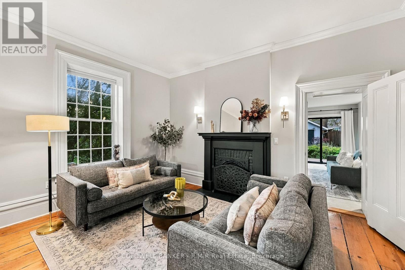 28 University Avenue W Property Photo 12